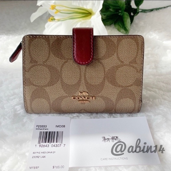 NWT Coach Signature Medium Corner Zip Wallet - Picture 2 of 7